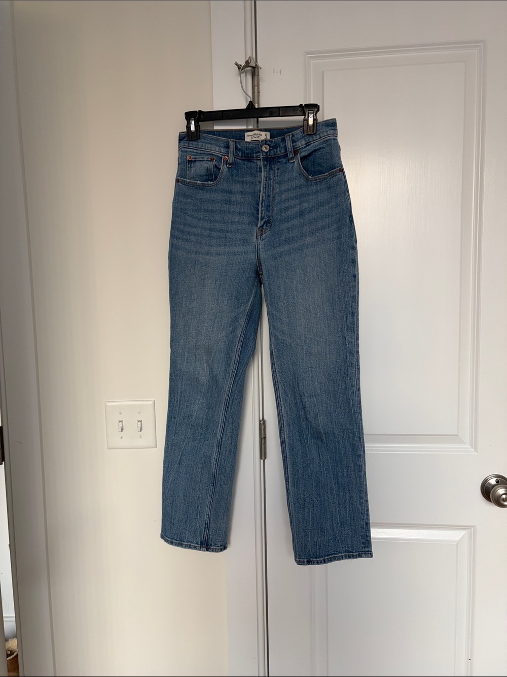 Abercrombie & Fitch Ultra High Rise Ankle Straight Jeans
